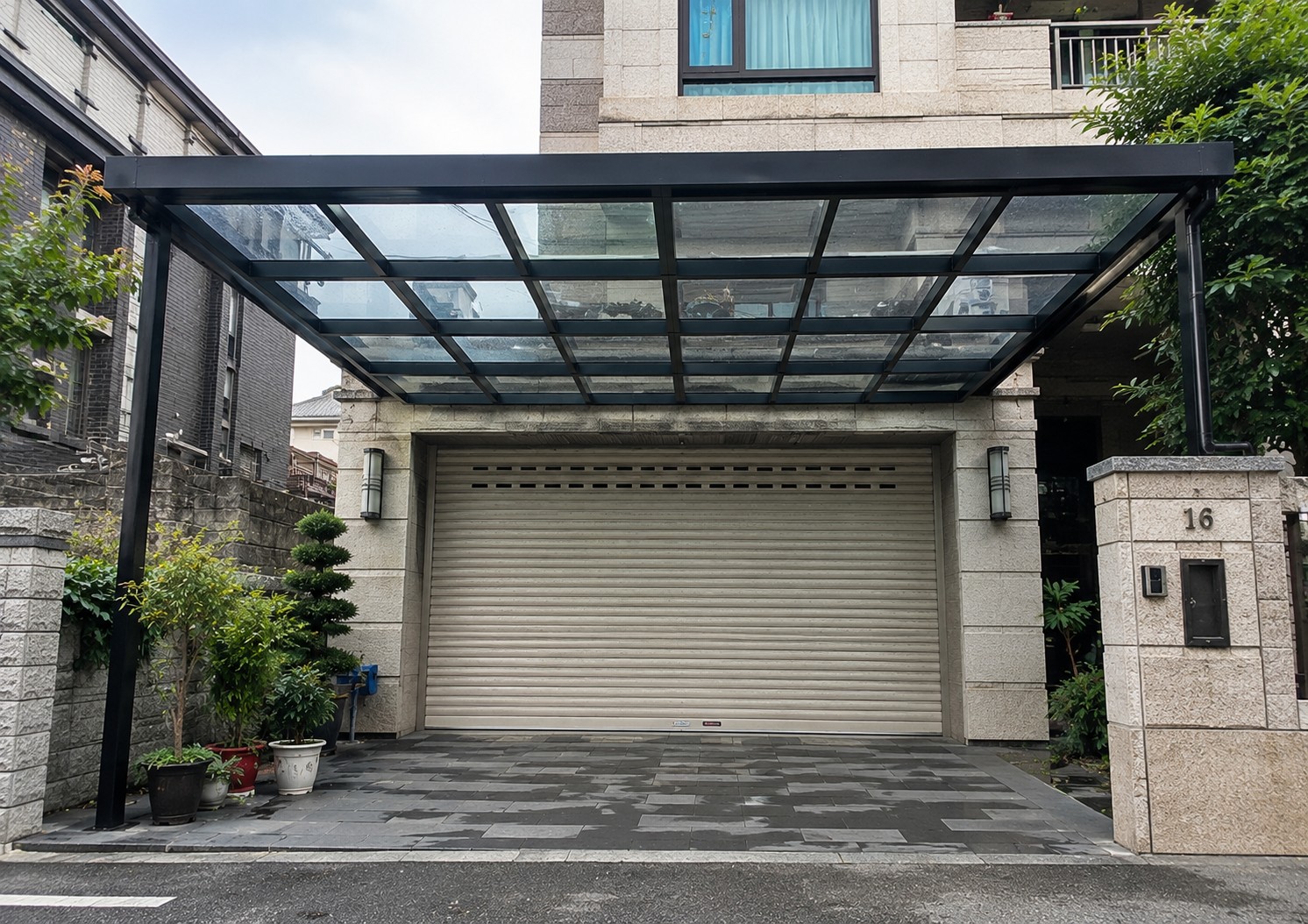 高雄岡山車庫玻璃採光罩安裝｜安家鋁門窗工程